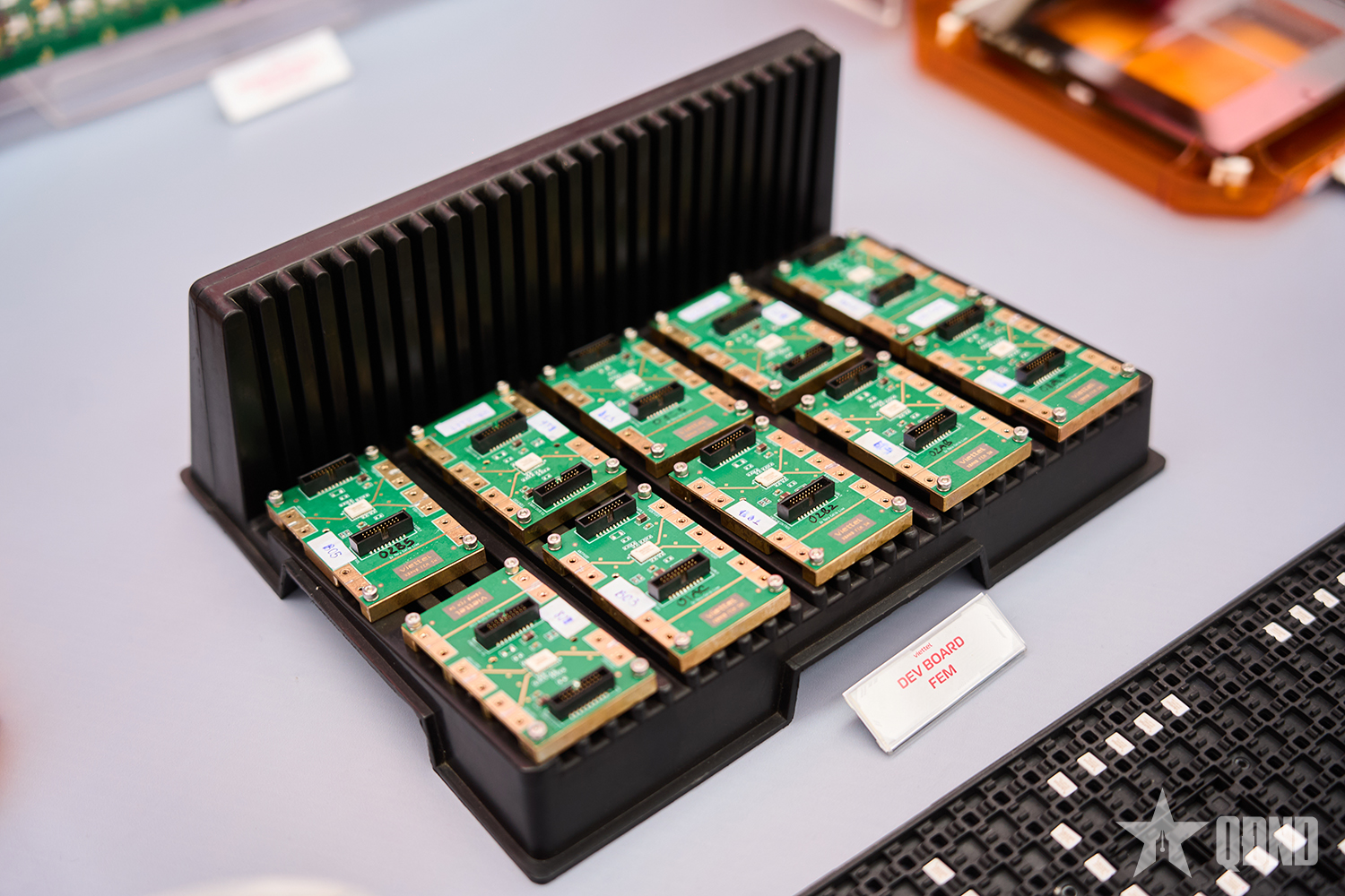 Sản xuất chip bán dẫn khó cỡ nào và những tiêu chuẩn cao phía sau nhà máy chip của Viettel
